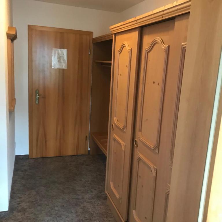 Gästehaus Schwarzlofer - Budget Dreibettzimmer - 18
