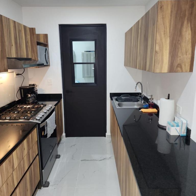 Astoria Gated Condos - Apartamento de 2 dormitorios - 23