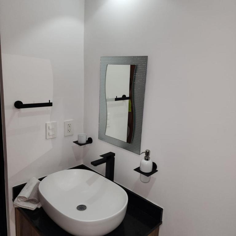 Astoria Gated Condos - Apartamento de 2 dormitorios - 25