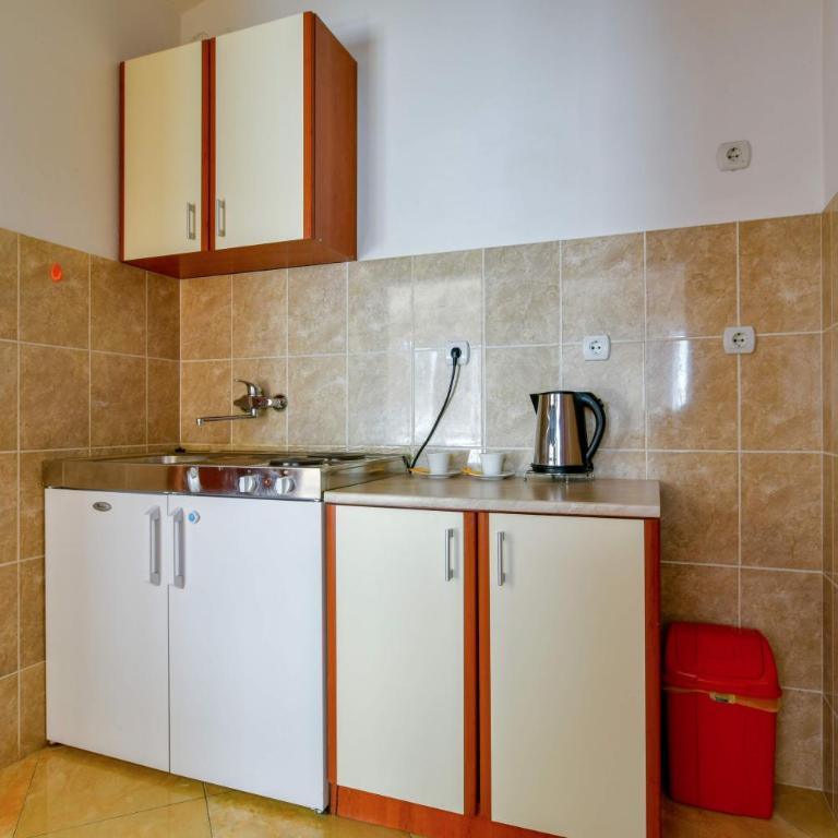 Rooms and Apartments Oregon - Two-Bedroom Apartment - 1