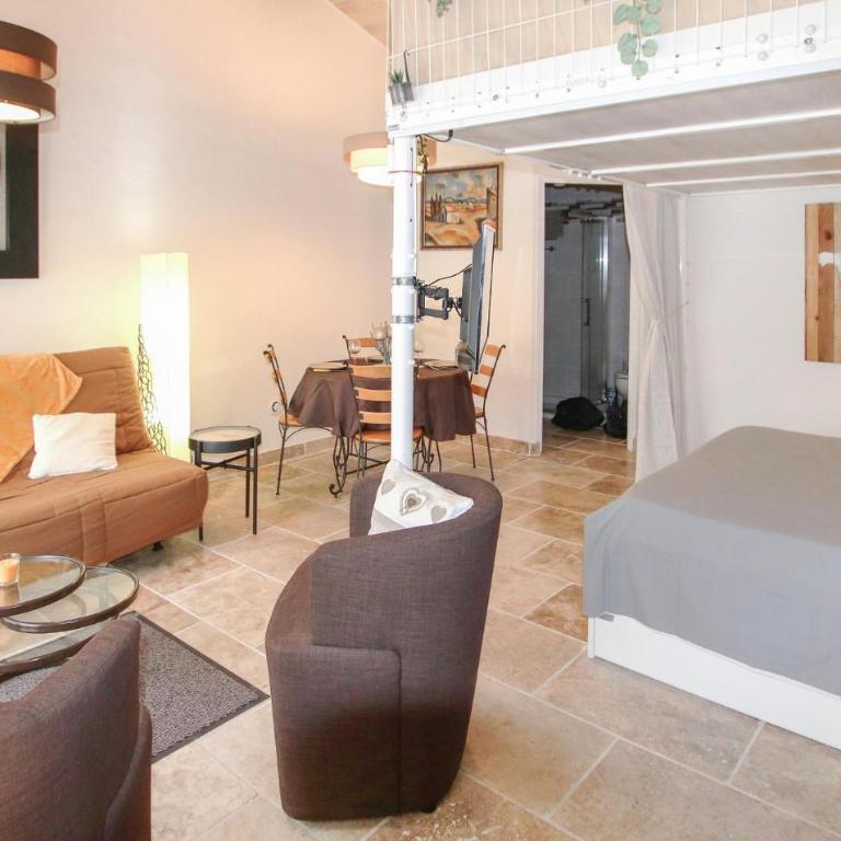 Amazing Home In Carpentras With Private Swimming Pool, Can Be Inside Or Outside - Maison de Vacances 1 Chambre - 5