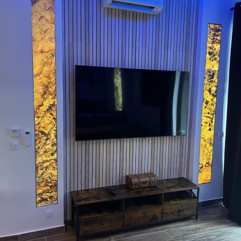 Grenoble LA SUITE 2 spa jaccuzzi et sauna privatif - Suite Deluxe avec Baignoire Spa - 14