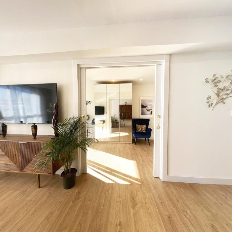 Miramar Luxurious apartment, 3 double rooms for 6 guests, free parking, terrace, new - Apartamento de 3 dormitorios - 9