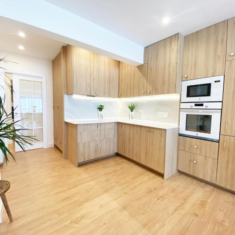 Miramar Luxurious apartment, 3 double rooms for 6 guests, free parking, terrace, new - Apartamento de 3 dormitorios - 30