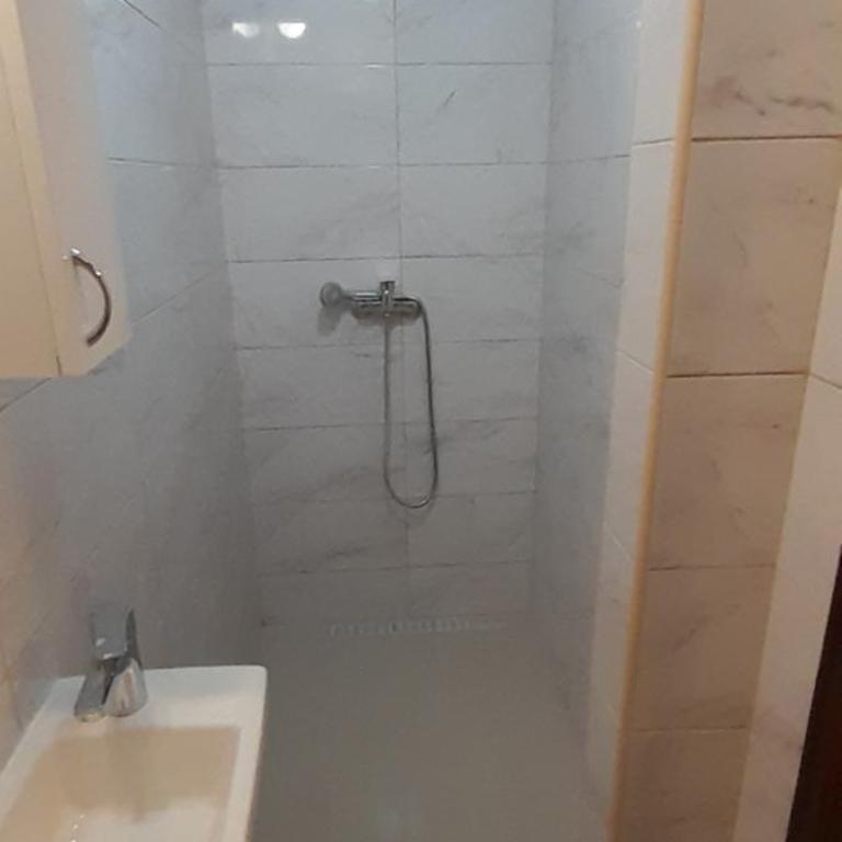Guest house Ruzica - Dvokrevetna Soba sa Bračnim Krevetom i Sopstvenim Kupatilom - 4