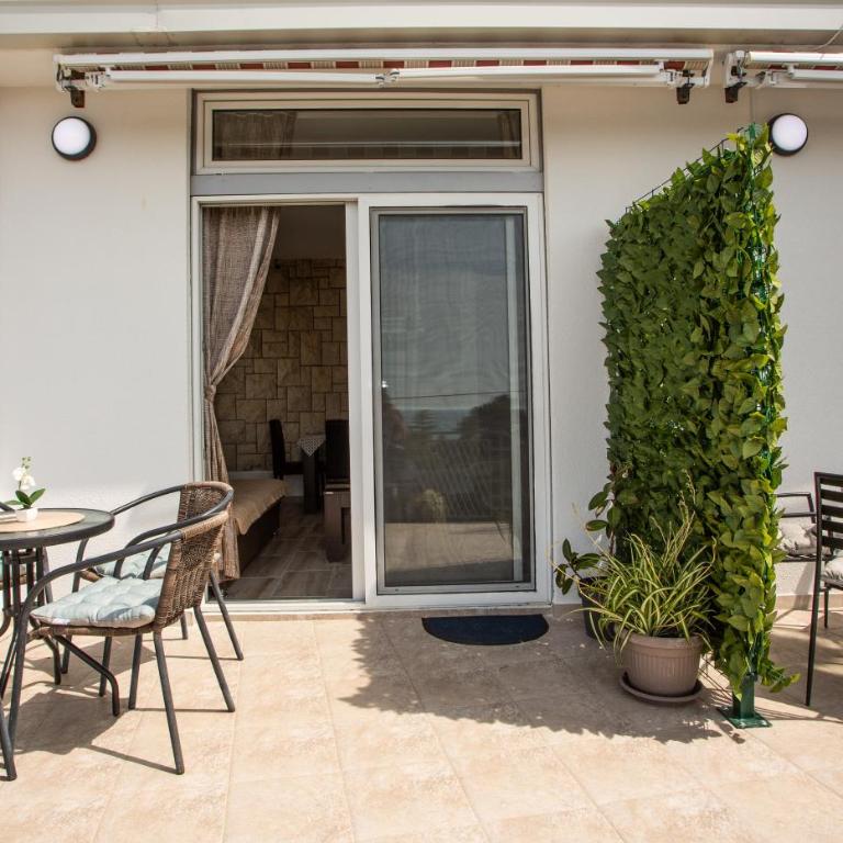 Apartments Jelena Ulcinj - Apartment with Terrace - 8
