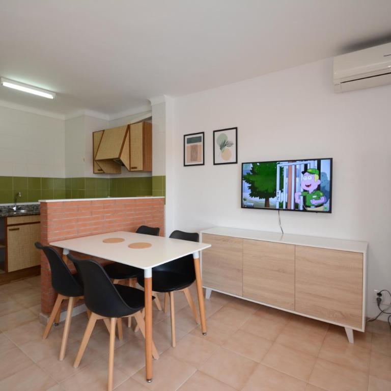 Alojamientos familiares Sa Gavina Estartit, Principal - One Bedroom Apartment with Pool View (2-4) - 9