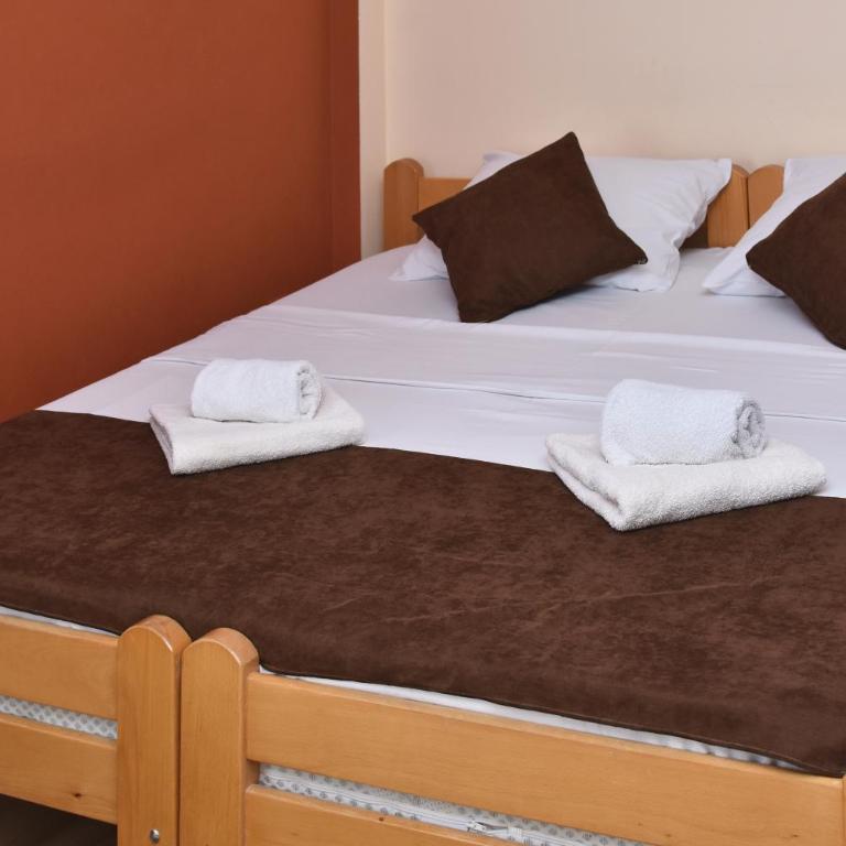 Guest House Villa Mir - Triple Room with Private Bathroom - 1