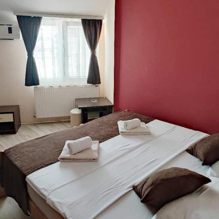 Guest House Villa Mir - Triple Room with Private Bathroom - 6