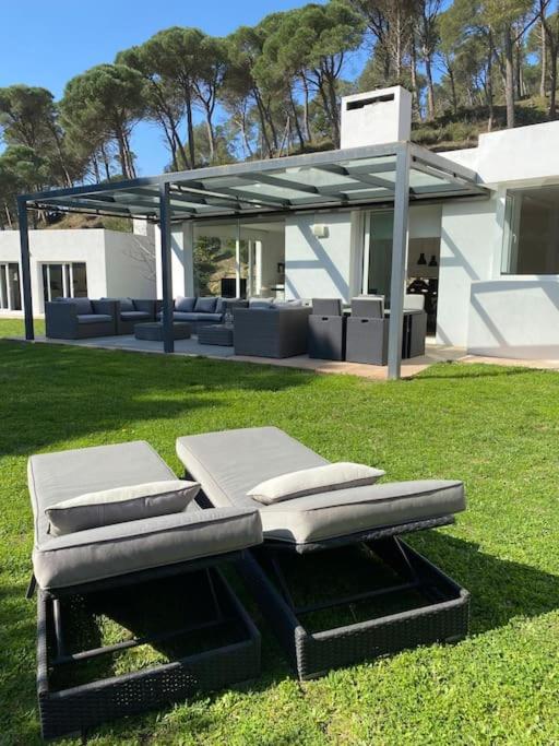 Casa y loft minimalista, jardín y parking privado - Villa - 12