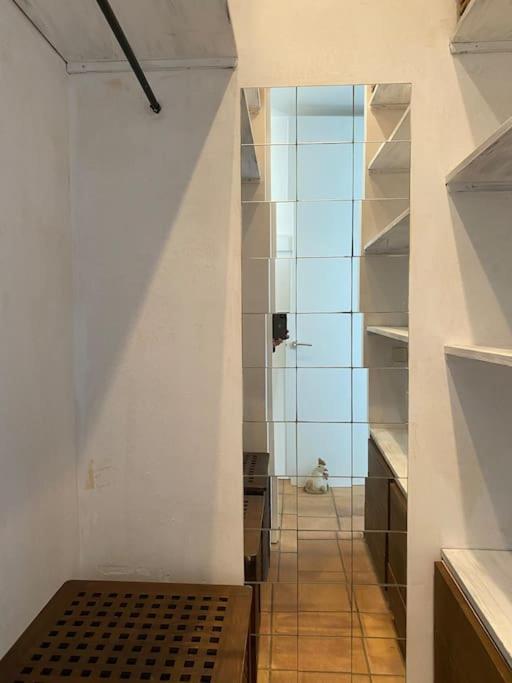Casa y loft minimalista, jardín y parking privado - Villa - 31