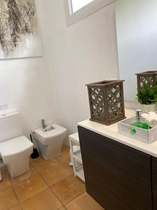 Casa y loft minimalista, jardín y parking privado - Villa - 29