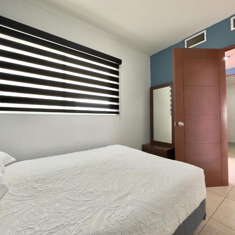 hermoso en marina , hermosas vistas by G P S rentas - Two-Bedroom Apartment - 53