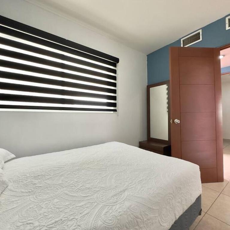 hermoso en marina , hermosas vistas by G P S rentas - Two-Bedroom Apartment - 62