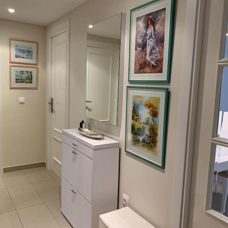 Apartment by the beach, Cala de Benidorm - Two-Bedroom Apartment - 22