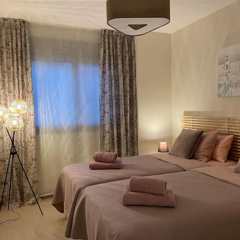 Apartment by the beach, Cala de Benidorm - Two-Bedroom Apartment - 13