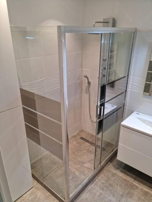 Appartement 2 pieces - Appartement 1 Chambre - 43