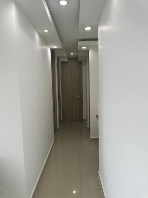 1002 - Apartamento en Palmetto exclusivo al norte - Three-Bedroom Apartment - 11