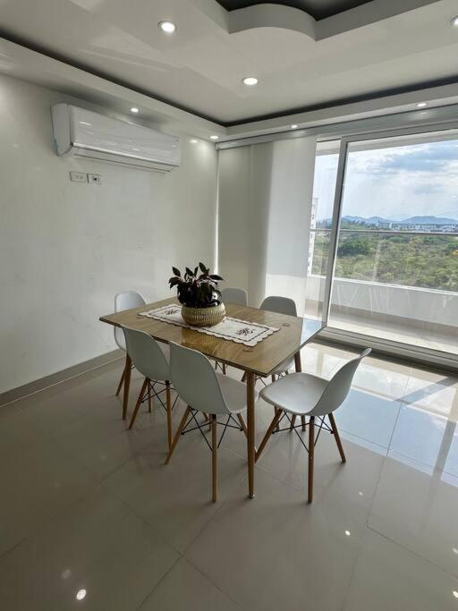 1002 - Apartamento en Palmetto exclusivo al norte - Three-Bedroom Apartment - 22