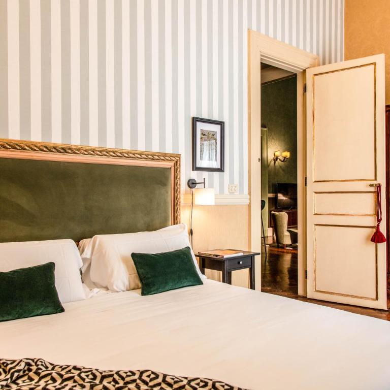 Royal Caracciolo Historic Palace Apartment - Via dei Tribunali - Two-Bedroom Apartment - 27