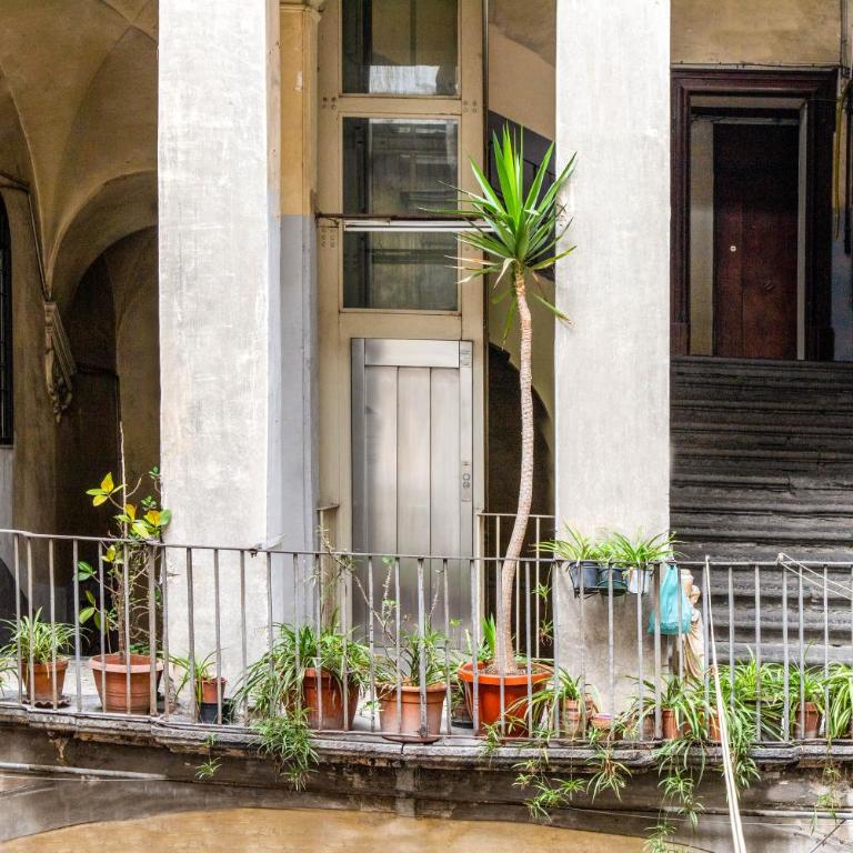 Royal Caracciolo Historic Palace Apartment - Via dei Tribunali - Two-Bedroom Apartment - 34