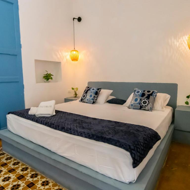 República Hostel Cartagena - Habitación Deluxe con cama extragrande - 7