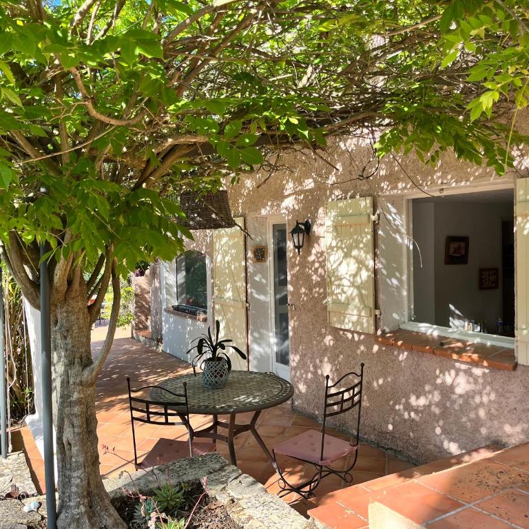 Natur & Jasmin Chambres d'hôtes naturistes en Provence - Chambre Double avec Salle de Bains Privative - 15