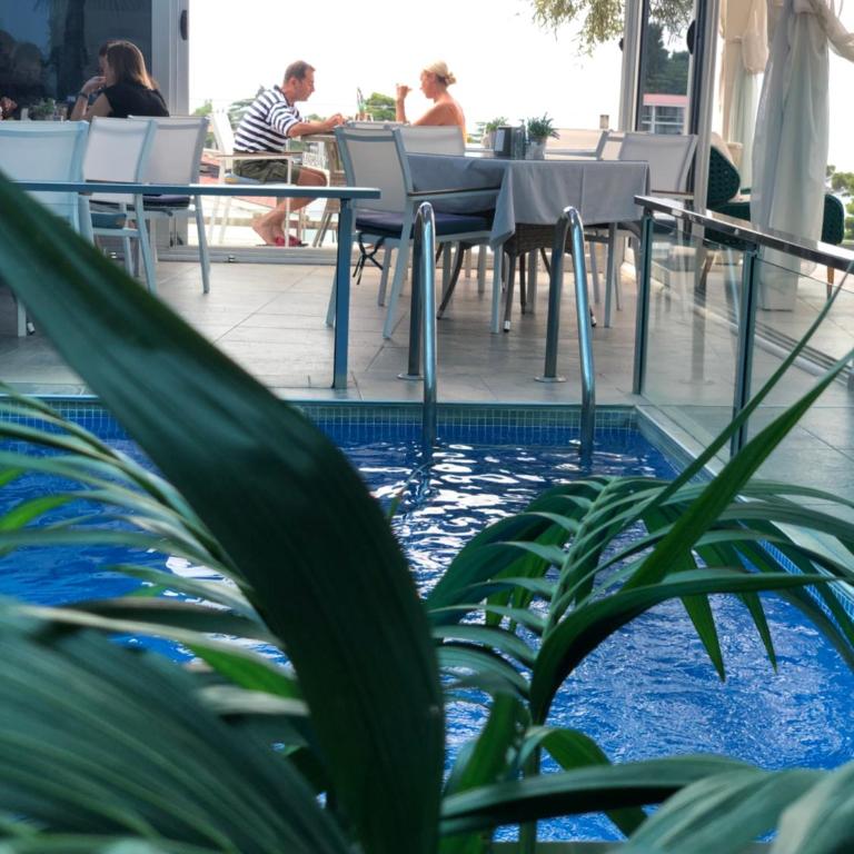 Hotel Senator - Dvokrevetna Soba sa Bračnim Krevetom - 6