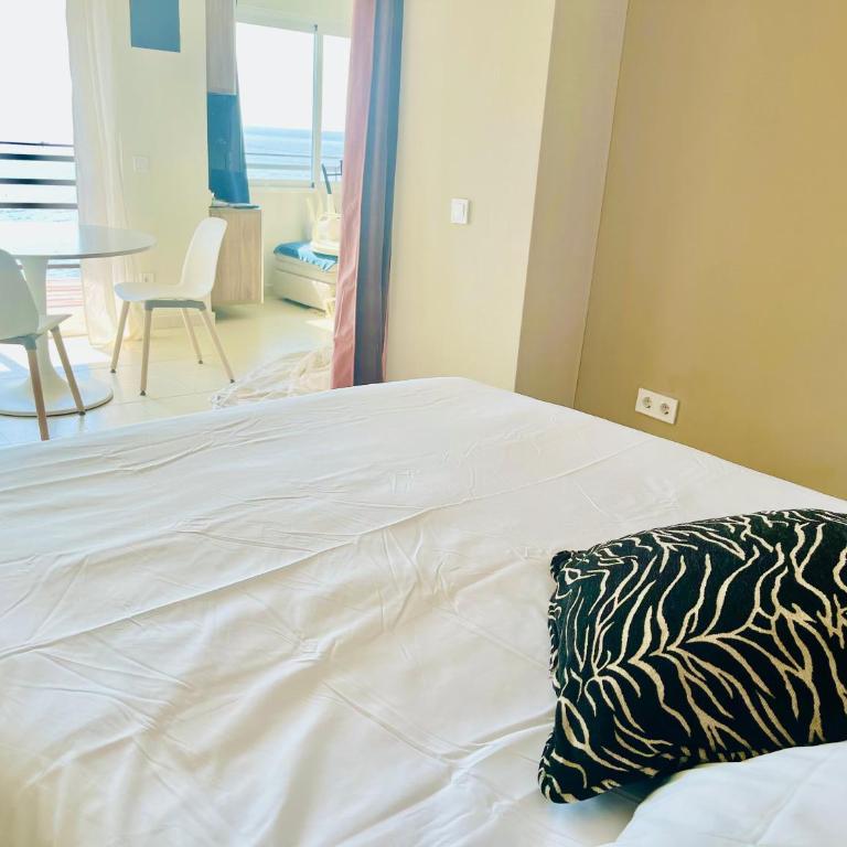 APARTAMENTO LUJOSO y MODERNO VISTAS PANORAMICAS AL MAR - Apartamento de 1 dormitorio - 9