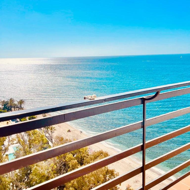 APARTAMENTO LUJOSO y MODERNO VISTAS PANORAMICAS AL MAR - Apartamento de 1 dormitorio - 1