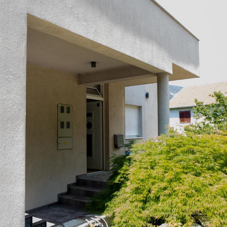 Villa Mir - Deluxe Double or Twin Room with Balcony - 9