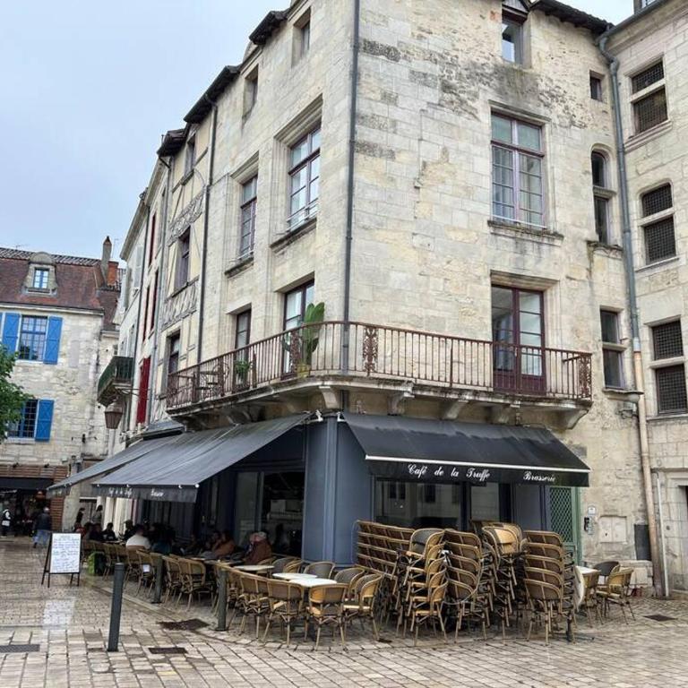 Plein cœur du centre historique de Perigueux . - Apartment mit 1 Schlafzimmer - 3