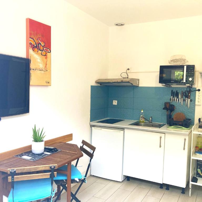 Blue Summer Vibes - Apartment 1 - AC, parking, beach at 50m, SPA discnt - Appartamento con 1 Camera da Letto - 7