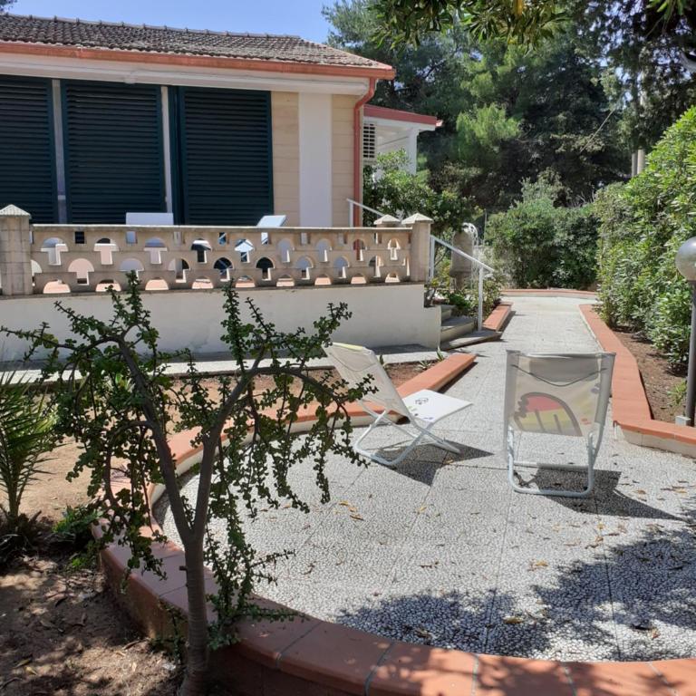 Villetta dei Fiori, vicino Spiaggia di Punta Pizzo - Villa - 1