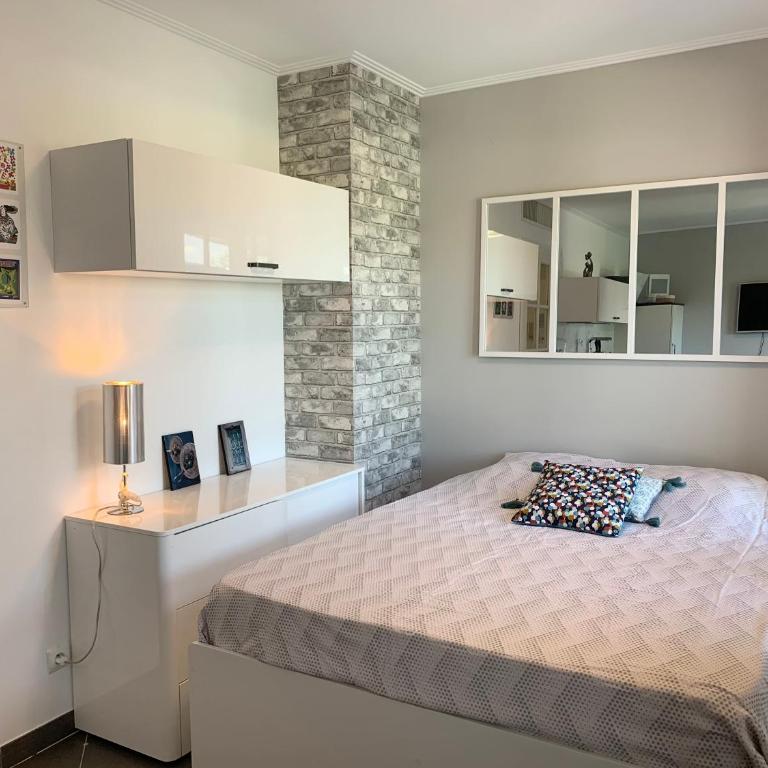 Joli studio climatisé avec Jardin dans résidence avec piscine mecalineloc - Monolocale Matrimoniale Deluxe - 3