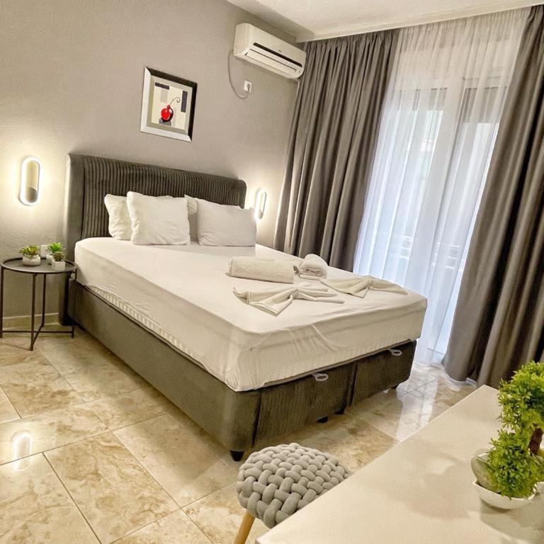 MD APARTMENTS - Deluks Dvokrevetna Soba sa Bračnim Krevetom i Balkonom - 3