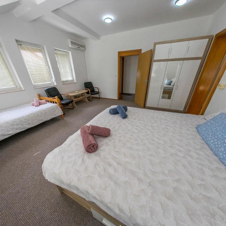 APARTMAN NAAJ - Two-Bedroom Apartment - 12