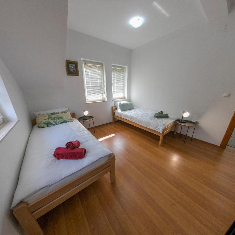 APARTMAN NAAJ - Two-Bedroom Apartment - 29