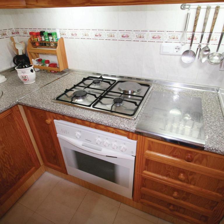 Cozy Home In Gran Alacant With Kitchen - Three-Bedroom Vacation Home - 5
