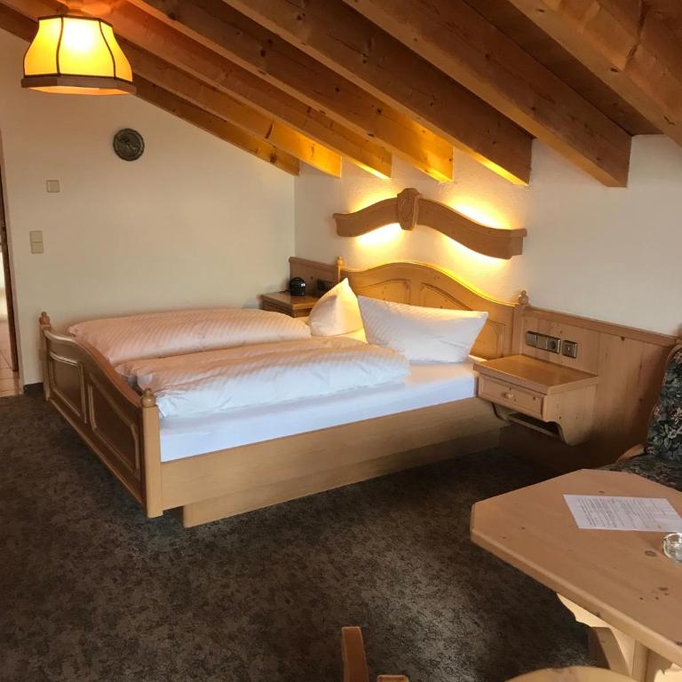 Gästehaus Schwarzlofer - Classic Vierbettzimmer - 4