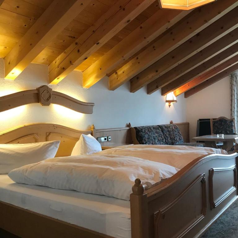 Gästehaus Schwarzlofer - Classic Vierbettzimmer - 7
