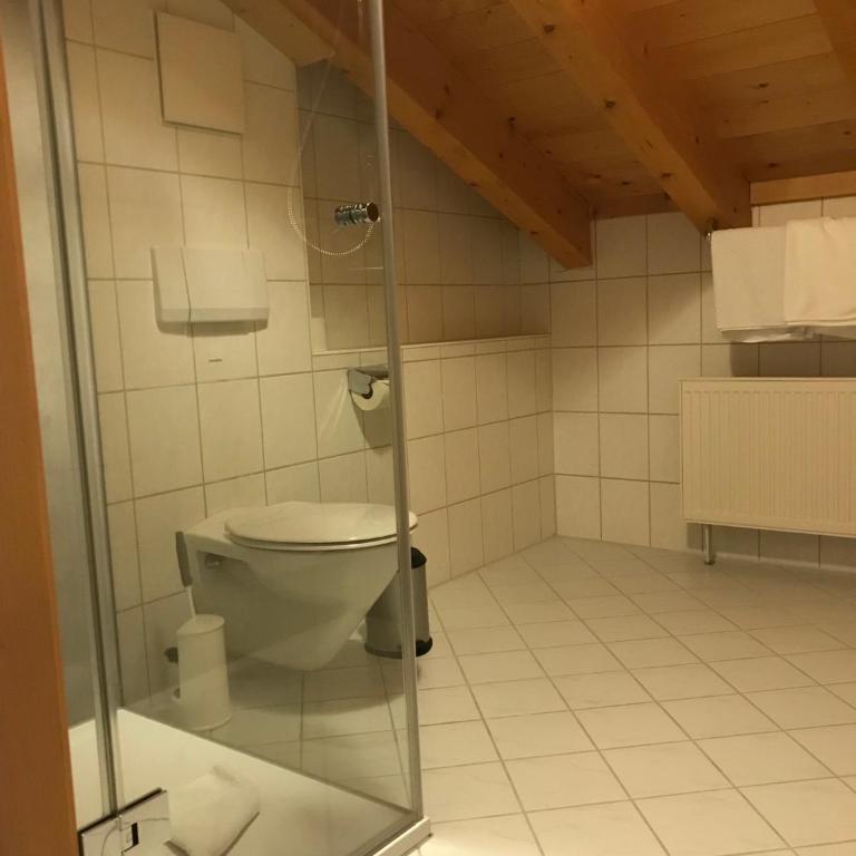 Gästehaus Schwarzlofer - Classic Vierbettzimmer - 16