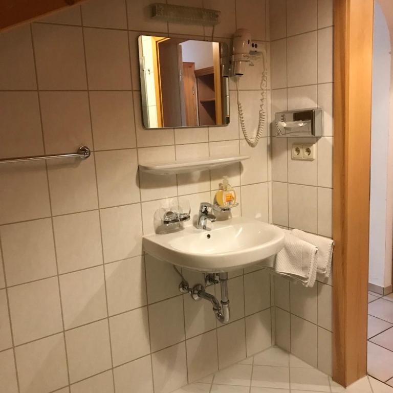 Gästehaus Schwarzlofer - Classic Vierbettzimmer - 15