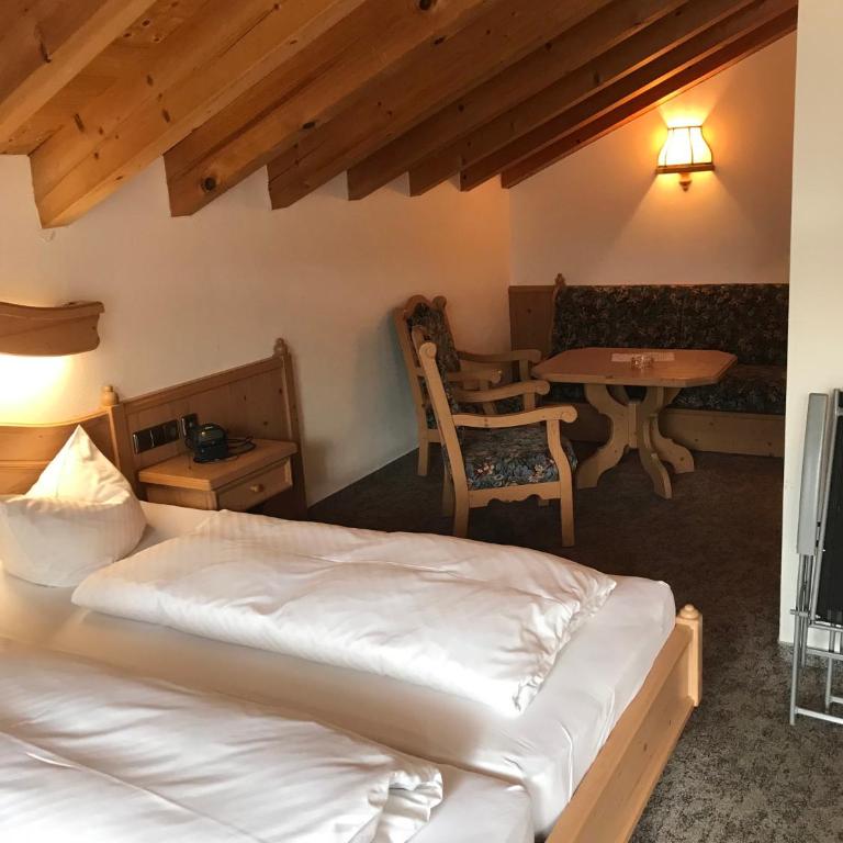 Gästehaus Schwarzlofer - Classic Vierbettzimmer - 18