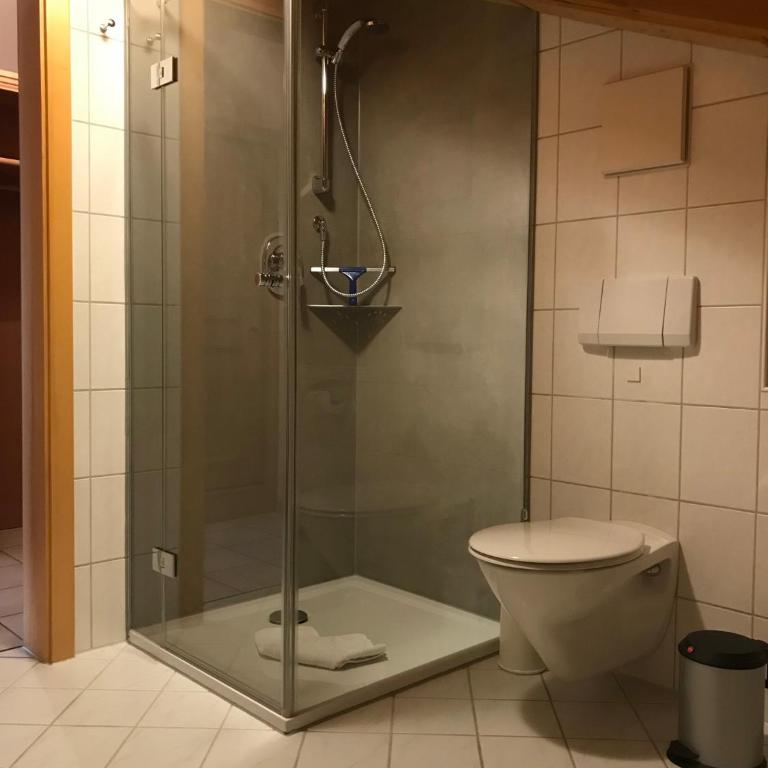 Gästehaus Schwarzlofer - Classic Vierbettzimmer - 17