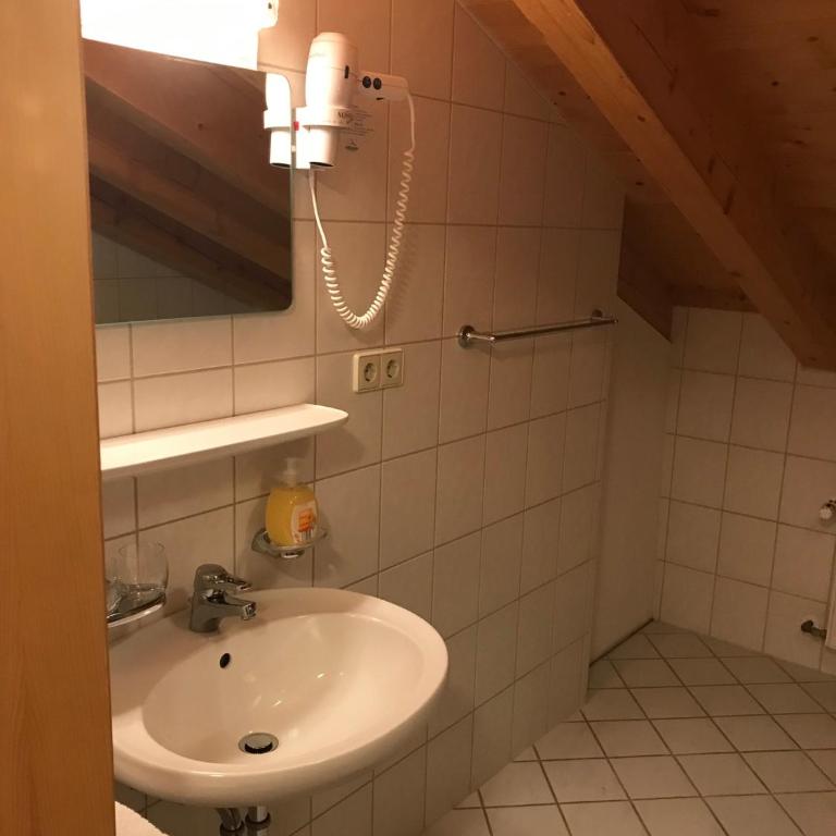 Gästehaus Schwarzlofer - Classic Vierbettzimmer - 29