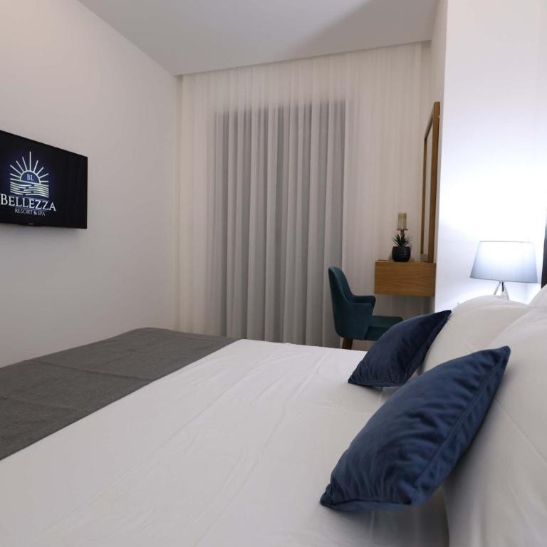 Bellezza Resort & SPA - One Bedroom Apartment with Balcony and Partial Sea View (2+2) - 4
