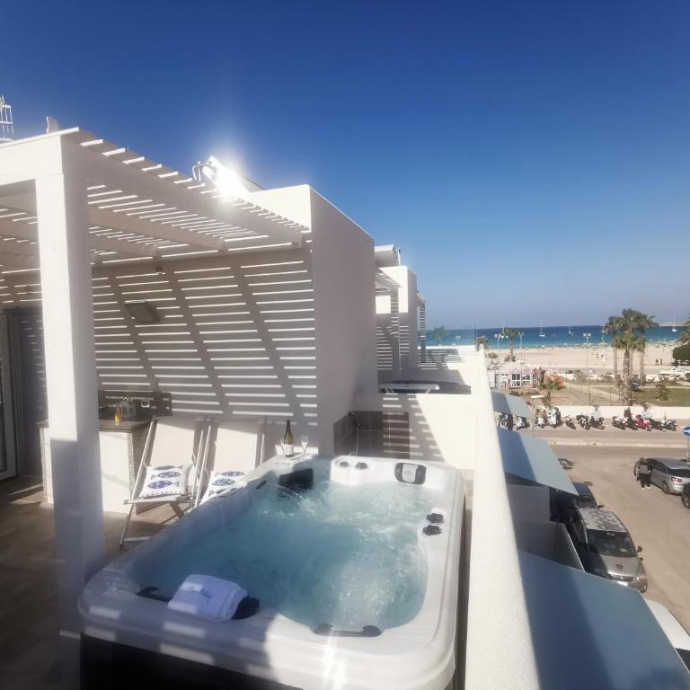 MARE e Terra Holiday fronte mare - Monolocale con Vasca Idromassaggio - 1