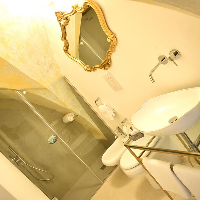 B&B Tre Principi - Camera Quadrupla su 2 Livelli - 9