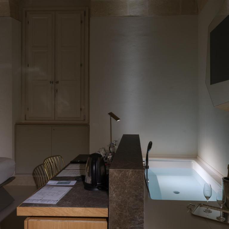 Euvodia Luxury Rooms - Suite con Vasca - 13